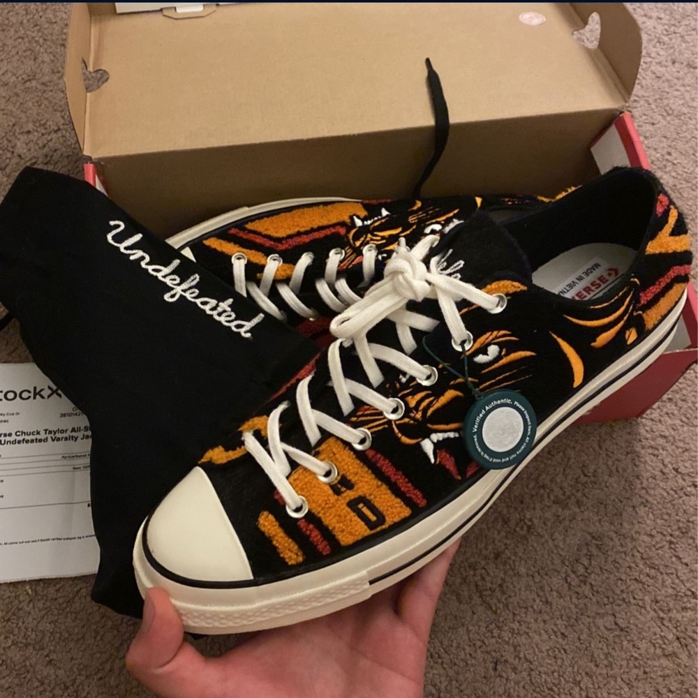 Converse x undefeated size 13